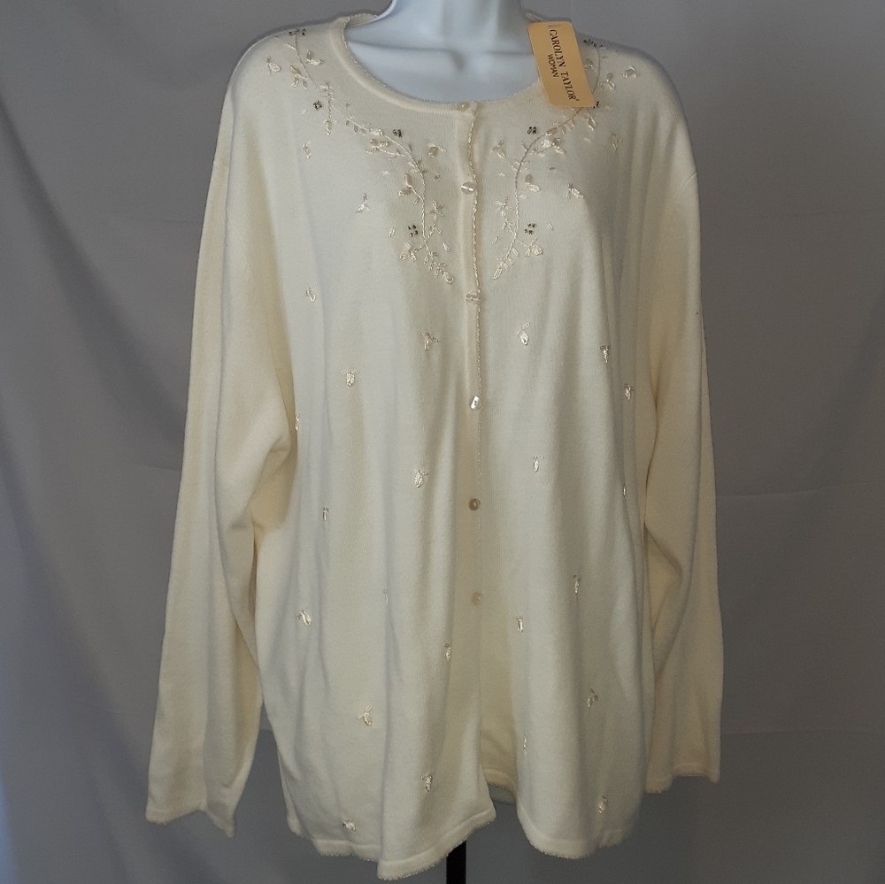Carolyn Taylor Woman button up sweater